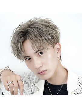 オーシャントーキョーウエスト 心斎橋 (OCEAN TOKYO WEST) ツイストスパイラルパーマ韓国センターパートウルフ