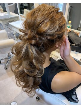 ヘアセット ナゴヤ ラビット(hair set NAGOYA RABBIT) ローポニー