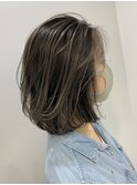 白髪ぼかしバレイヤージュ グレージュ 伸ばしかけボブ