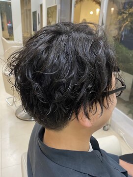 ニコラ(NICOLA) センターパート×スパイラルパーマ