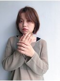 顔周りで遊ぶシンプルボブ/センターパートボブ