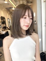 オーレント(AULENT)&nbsp;内巻きレイヤーボブ　オリーブグレージュ　透明感カラー