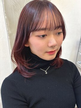 アナ ラーナ(Anna Lanna) ミディアムレイヤー、レイヤーカット、カシスピンク