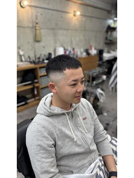 グラック(GLUCK) バズカット/スキンフェード/クロップ/バーバースタイル