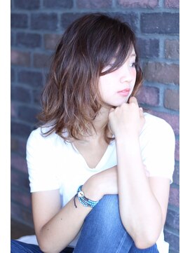 ザ ラボ アングゥ(The Labo ungu) ラフカールウェーブ×グラデーション