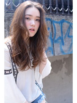 ミラバイグリーン(Mira by green) 柔らかnudy beige ほつれ感wave