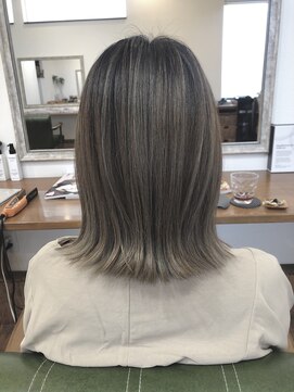 ブランチ(branch) 外ハネボブ×ハイライトグレージュ