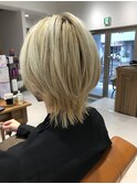 ボブカーキグレージュマッシュショート大人かわいい