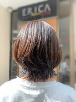 エリカ 美容室&nbsp;【ポイントカラーでさりげなくオシャレに！】外はねショート