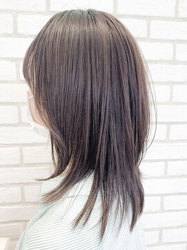 アッシュ 十日市場店(Ash) こなれミディ〈レイヤーウルフ 艶グレージュ