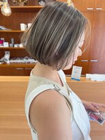 シンス(Since)&nbsp;人気のグレージュにハイライトでお洒落感アップ／里見美穂