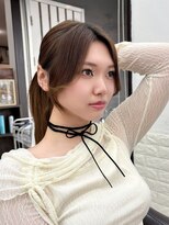 ラクシア(LucxiA)&nbsp;レイヤーカット/顔周りカット/センターパート/韓国ヘア/前髪