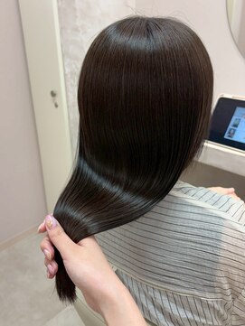 ソンノ(sonno) グレージュカラー 透明感カラー 髪質改善ストレート 20代 艶髪