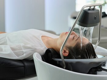 メラク(Merak)の写真/【全クーポンヘッドスパ付き】頭皮ケアで変わる、艶めく美髪へ◎極上ヘッドスパで心満たされるひとときを☆