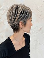 シオミエイチ タイムレス 垂水(shiomi H timeless)&nbsp;おしゃれに攻めるハンサムショート/隠さない白髪/40代50代60代