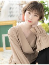 髪と頭皮への負担を抑えたダメージレスな施術と薬剤選びで、いつまでも美しい髪を楽しめる未来へ導きます。