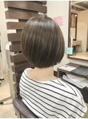 ショートボブxオリーブベージュ