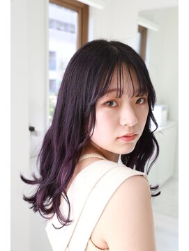 スリーヌーン(THREE noon) ふんわりカール艶髪大人ガーリーラベンダー小顔レイヤー