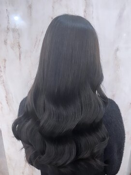 ラビス(Lovis) ハッシュカット/フルバング/似合わせカット/レッドブラウン