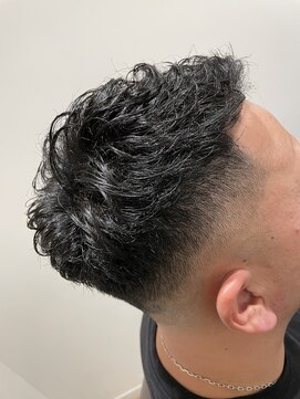 ゼノンユニガイ(ZENON uni GUY) スキンフェード×ツーブロックモヒカン