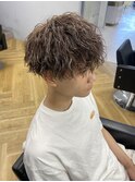 波巻きツイストスパイラルパーマツーブロック刈り上げ