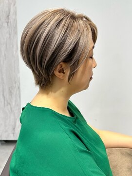 ネイロ 北千住(NeiRo) 小顔ショートボブハイライトカラー大人ショートカット白髪ぼかし