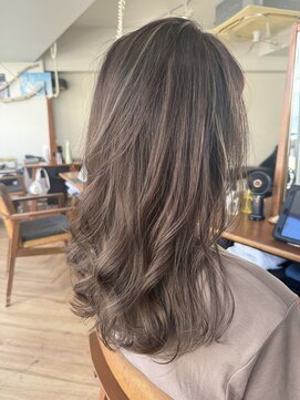 カナエ(CaNaE) スモーキーグレージュ