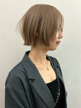 サンク 原宿 表参道(cinq) ハイトーンカラー外国人風ボブ切りっぱなし外ハネナチュラルボブ