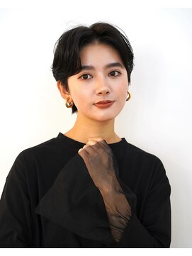 アイスバーグ(eyesburg) ハンサムショートセンターパートダークグレーベリーショート