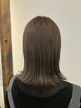 ノーム バイ アウラ(norm. by aura) 外ハネミディアム