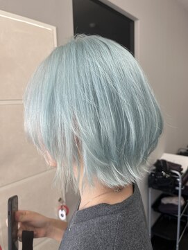 バレ(BALE) 水色カラー/ペールブルー/ショートウルフ/滋賀美容室/草津美容室