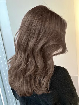 アマトウキョウスマートサロン(AMA TOKYO×Smart Salon) ヘーゼルベージュ ブリーチなし レイヤーカット 海外風