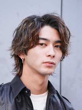 フィフス トウキョウ (fifth TOKYO) 渋谷波巻きスパイラルパーマメンズウルフカットセンターパート