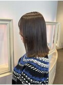 赤みなしベージュカラー＋切りっぱなしボブ