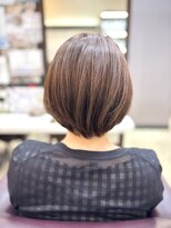 トレセッテ(tre sette)&nbsp;ナチュラルブラウンカラー/グラデーションボブスタイル