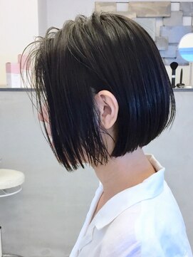 ミッテル(mittell) ミニボブ毛先パーマことりベージュ黒髪ウォーターフォール