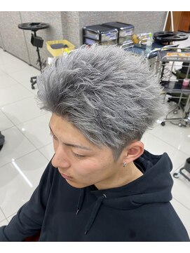 ヘアーパークキューブ スパイキーショート×プラチナシルバー