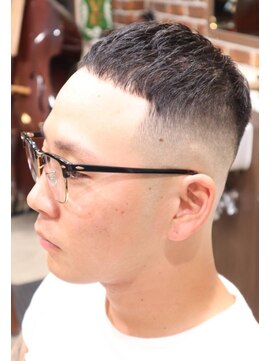 アクセプトザワールドバーバー(Accept the world barber) クロップ×スキンフェード