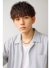 ロア(Roa.)&nbsp;ルーズツイストスパイラルパーマ　メンズマッシュ