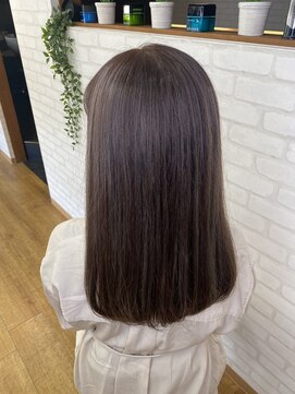 グランツ(Glanz) グレージュ×セミロング