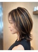 白髪ぼかしハイライトフェミニンマッシュウルフ30代40代50代