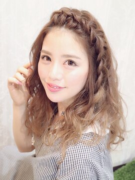 フランベアー(Franc Bear) 前髪編み込みのダウンアレンジ♪