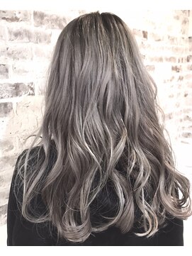 エミック(emick) シルバーグレージュグラデーションカラー