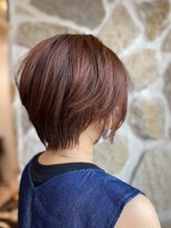 30代40代外ハネボブ耳だしショートマニッシュショート
