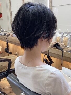 ビュー フクオカ(VIEW FUKUOKA) 美髪オトナかわいいホワイトグレージュネビージュショートパーマ