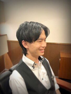 スカイ 大手町プレイス店 センターパートコンマヘア<理容室>