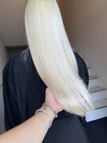 テテ(TETE)&nbsp;艶ホワイトカラー長堀橋×心斎橋