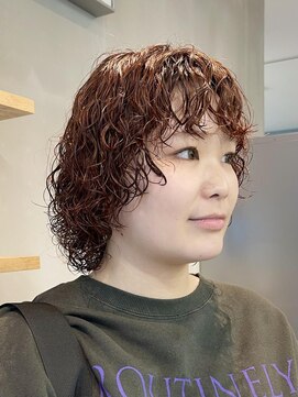 ナループロア ハチ(Nalu pu loa hachi) ハードパーマ/くるくるパーマ/スパイラルパーマ/パーマカラー