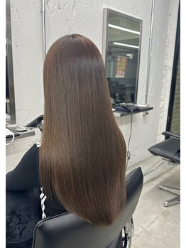 プレイ(PLAY)の写真/【PLAYのストレートで柔らかな美しい艶のある美髪に】ダメージレスな施術で髪の傷みが気になる方にも◎