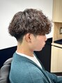 リバティシェアバーバー 銀座(LIBERTY SHARE BARBER)&nbsp;カラーをした髪の毛でも髪の状態を見て波巻きパーマかけれます！